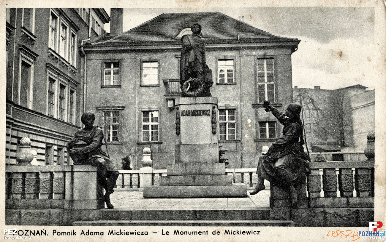 Pomnik Mickiewicza na Świętym Marcinie