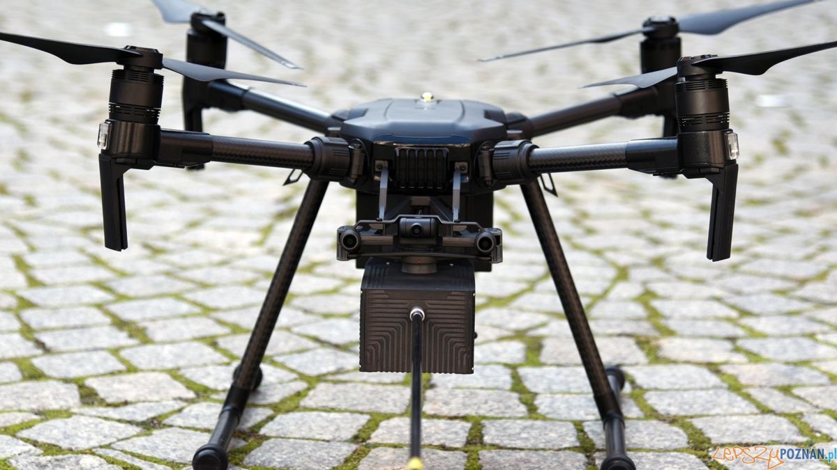 Dron bada jakość powietrza Foto: UM Poznania